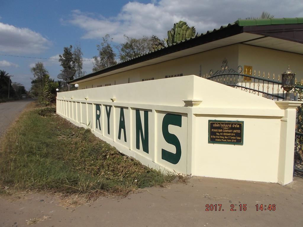 Ryans Resort Prasat Экстерьер фото